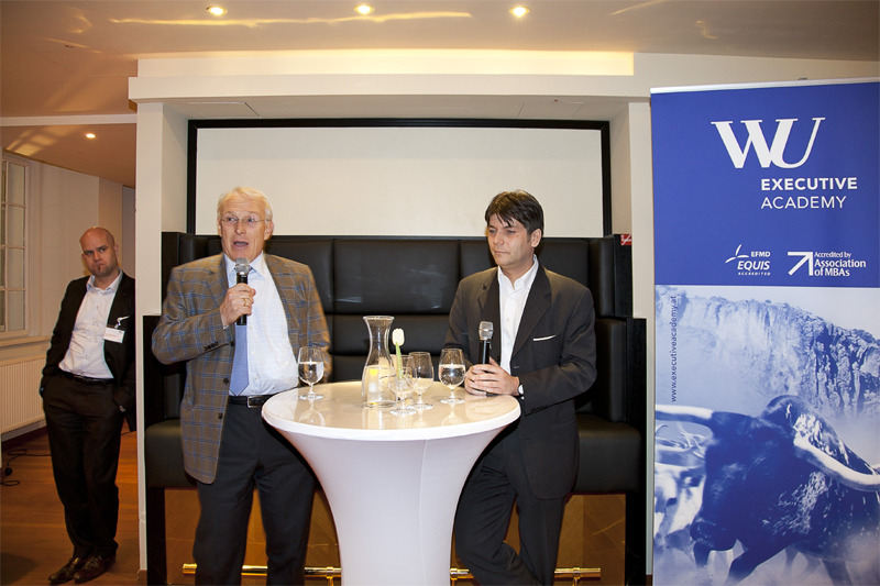 Манфред Райхл и Юрген Валь открывают встречу выпускников MBA Alumni Lounge